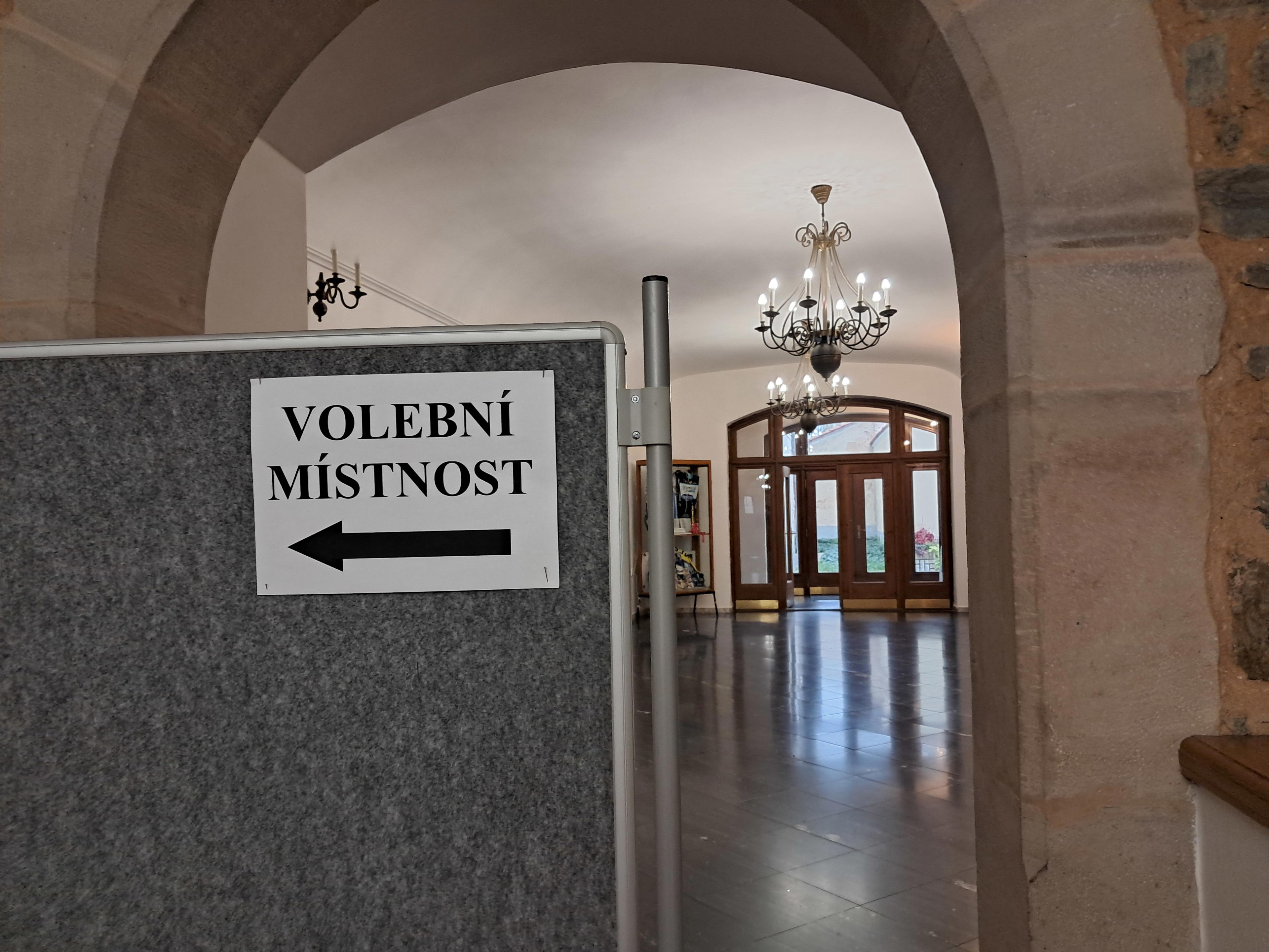 Volební místnost