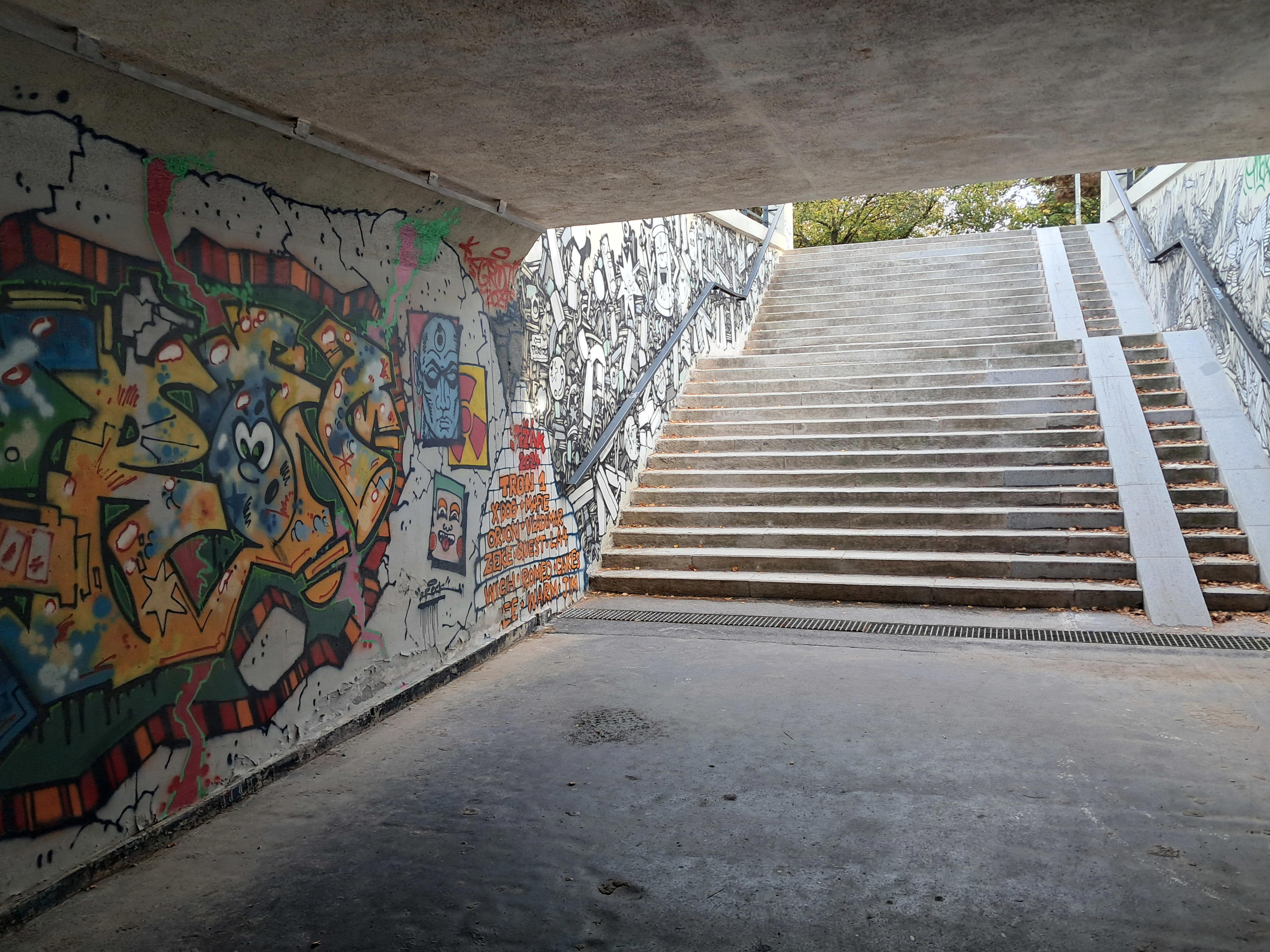 Podchod s graffiti