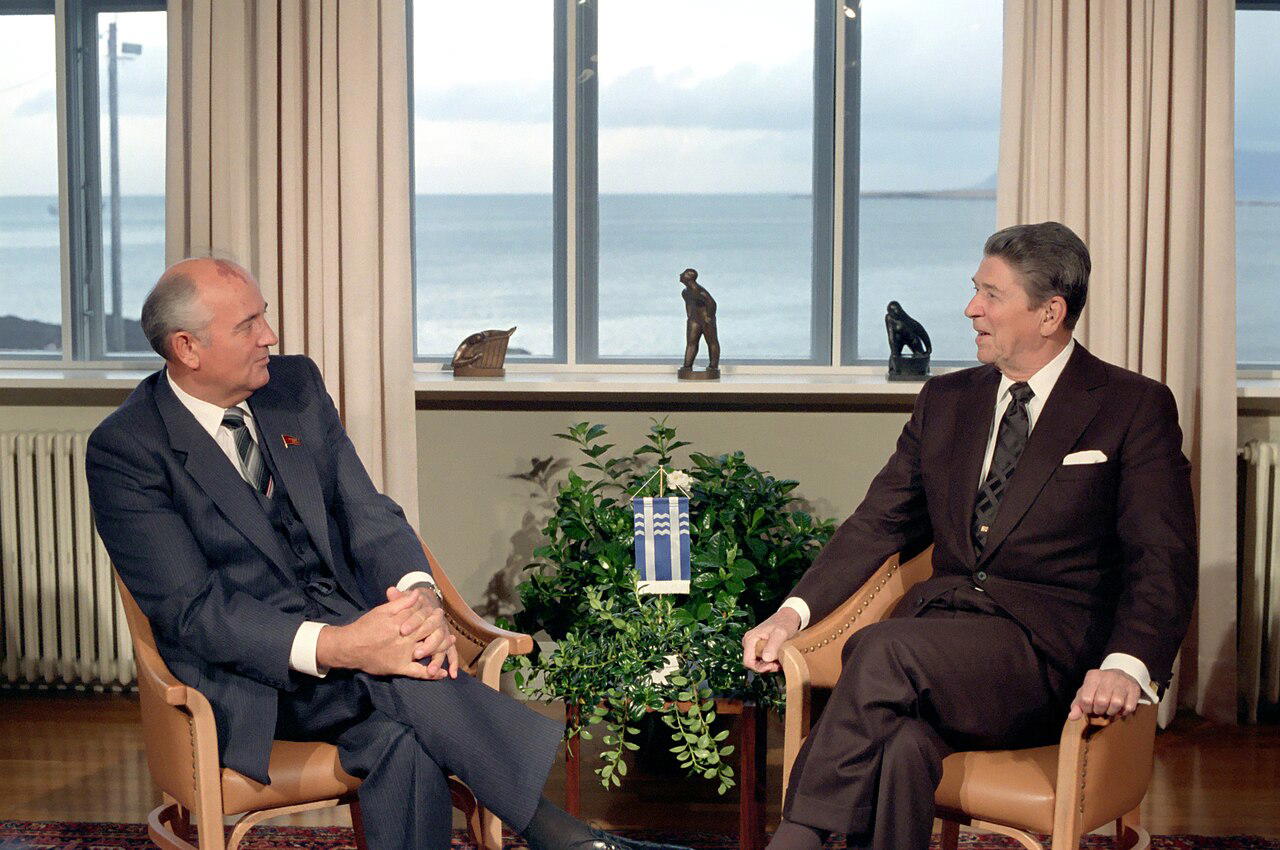 Gorbačov a Reagan