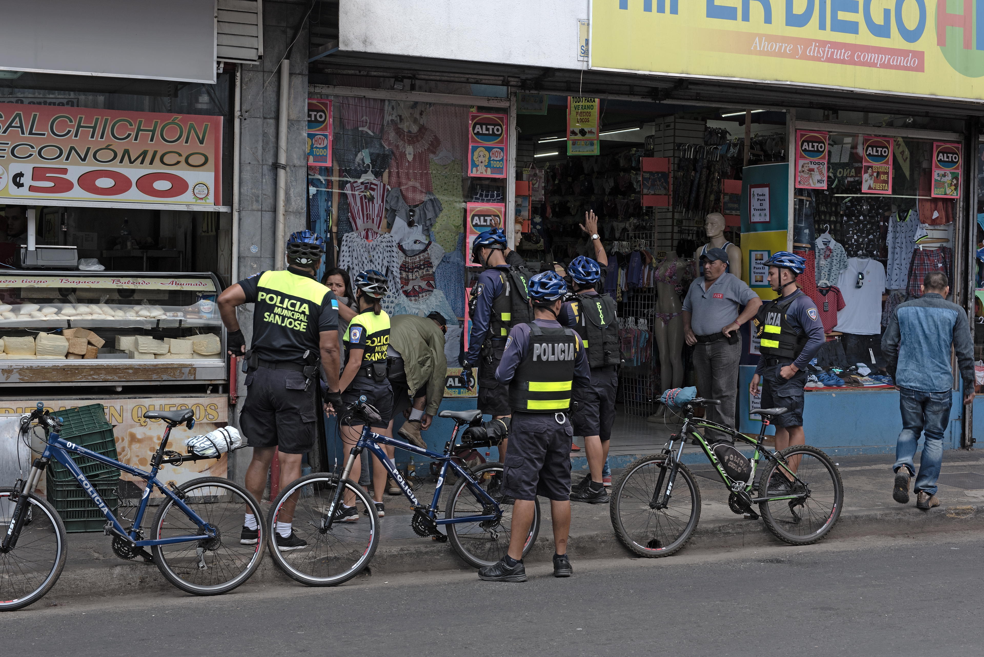 Policie v Kostarice