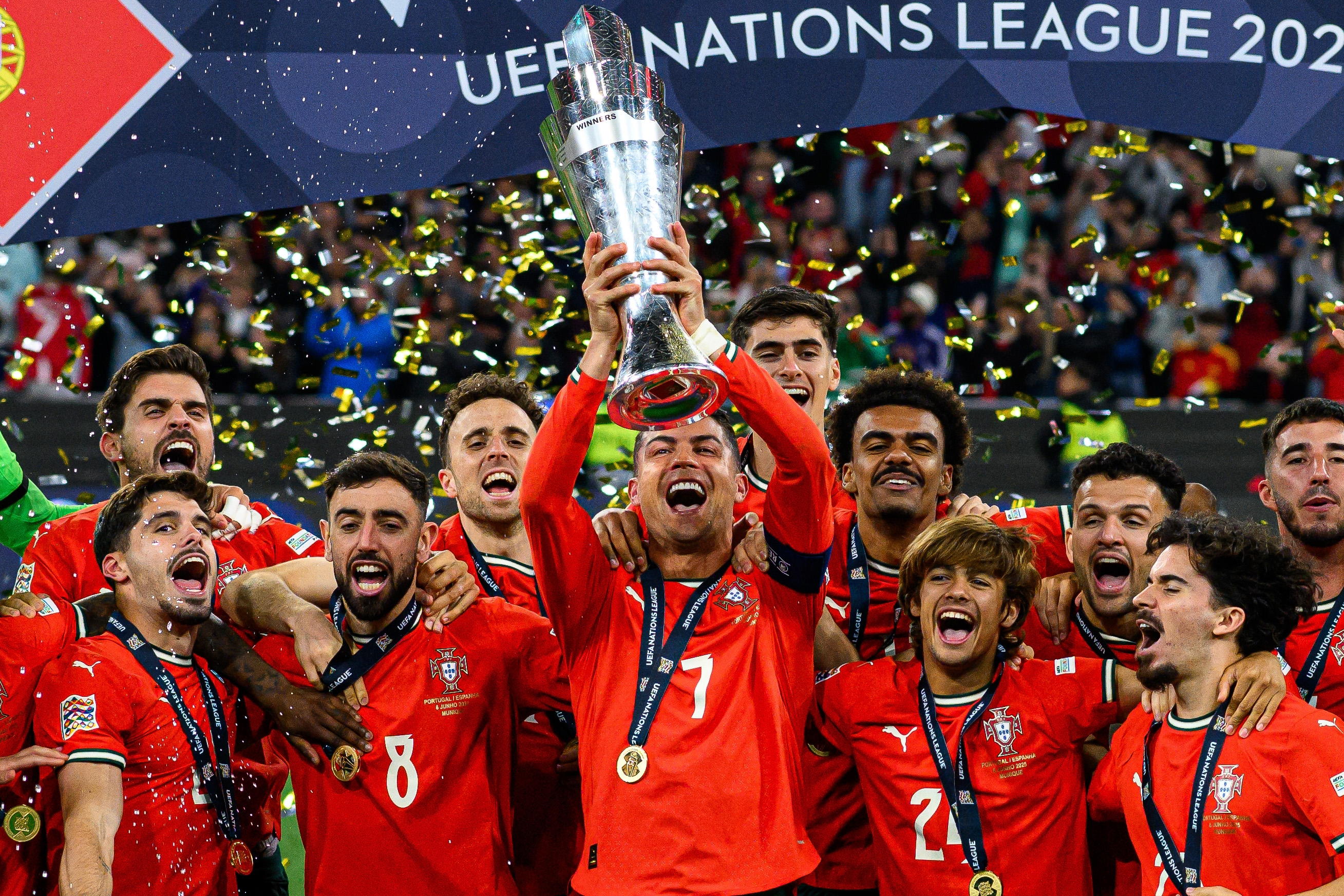 Portugalský fotbalový tým v čele s Ronaldem